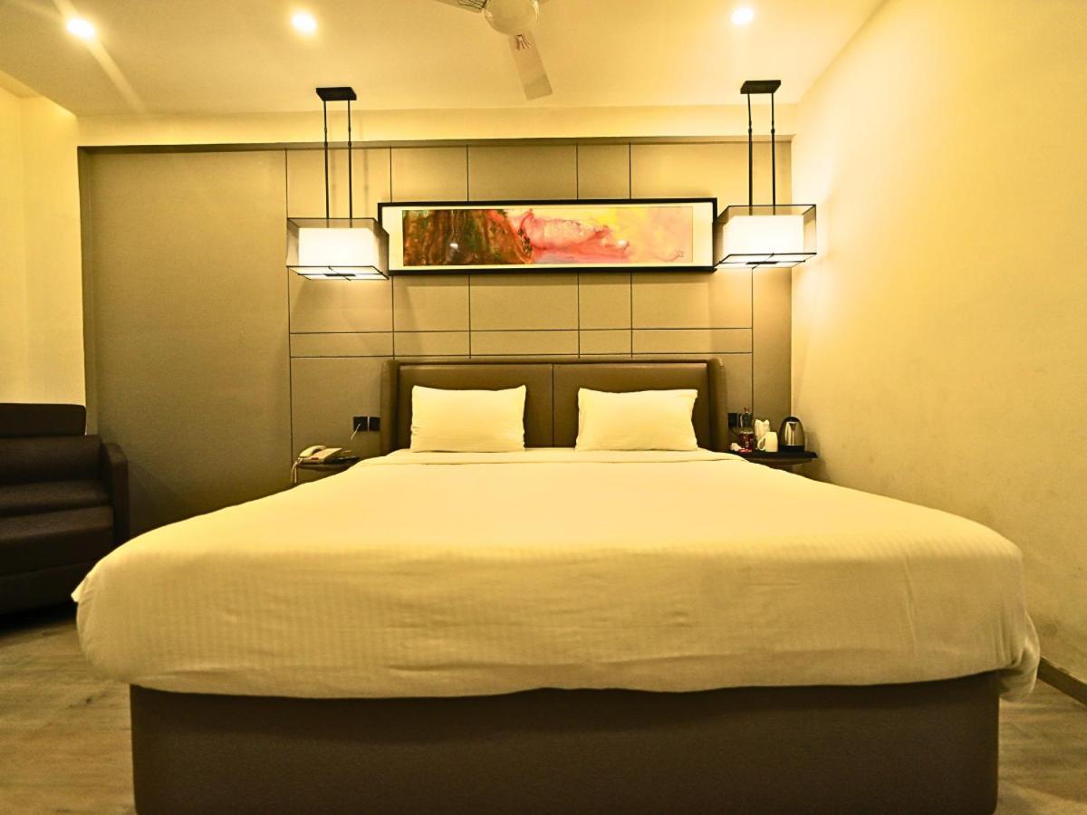 D R Utthama Nellore - Am Hotel Kollection Exterior photo